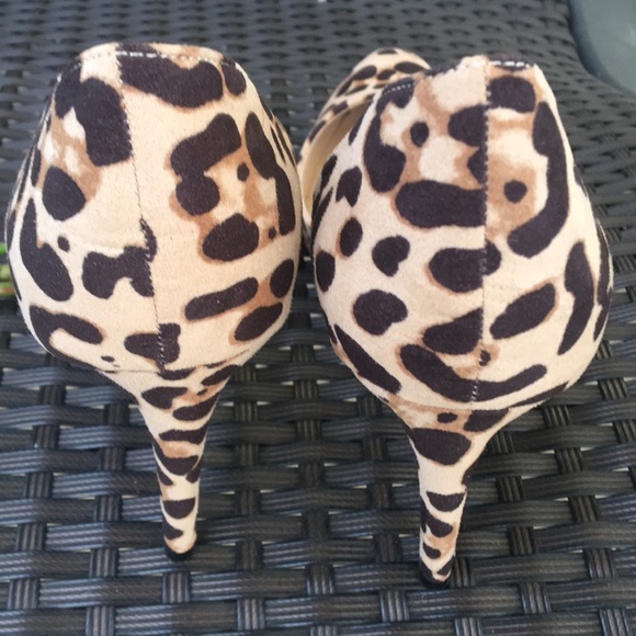 New**Madden Girl‎ Leopard Pumps - Picture 4 of 12